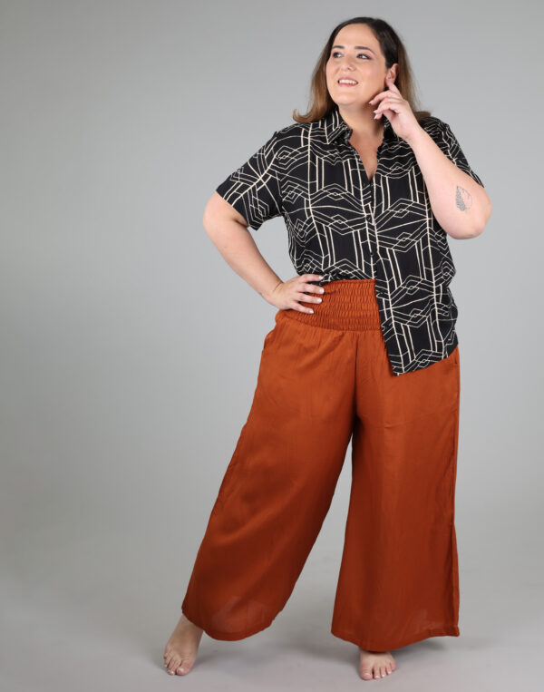 מכנסיים רחבים