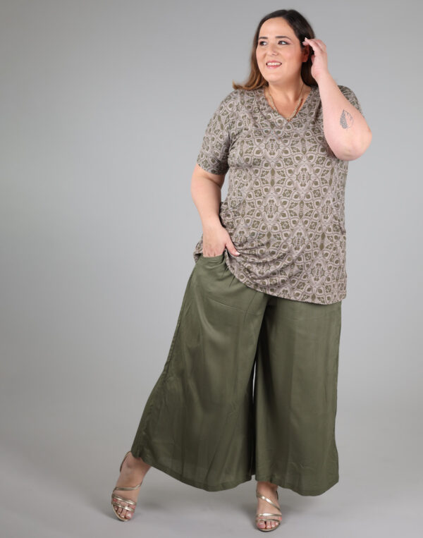 מכנסיים רחבים