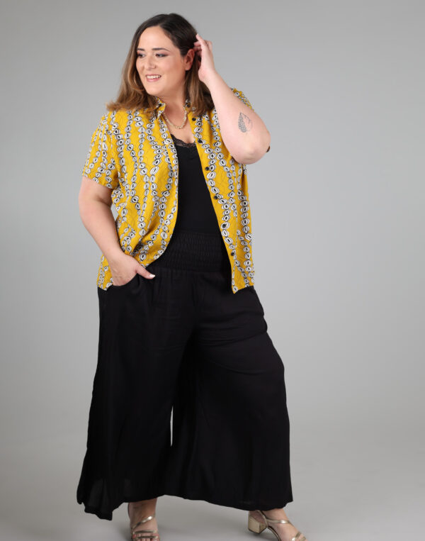 מכנסיים רחבים