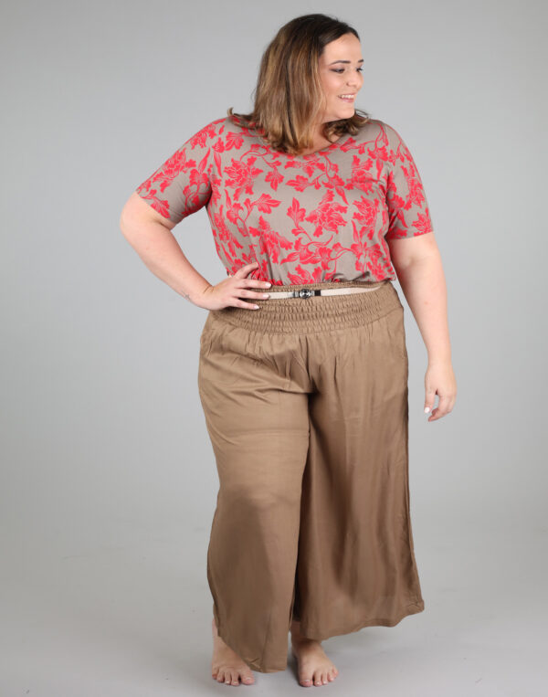 מכנסיים רחבים