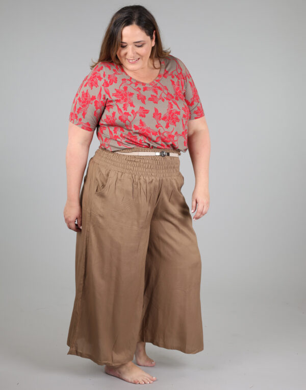 מכנסיים רחבים