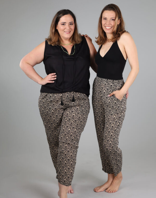 מכנסיים מודפסים