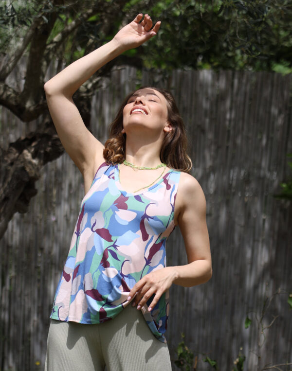 גופיה רחבה מודפסת