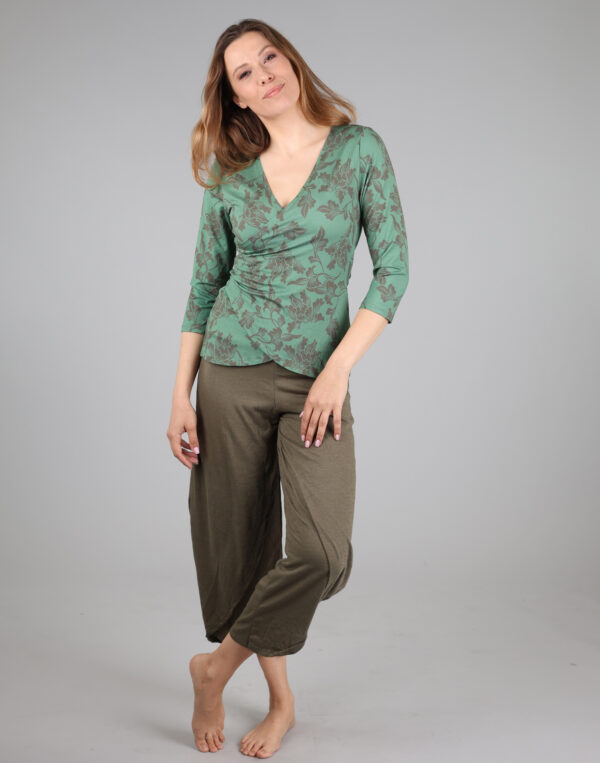 חולצת מעטפת