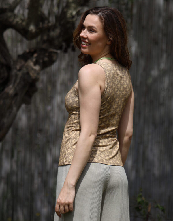 גופייה צמודה