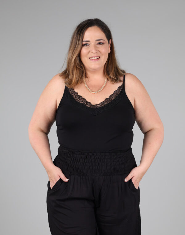 גופיית תחרה