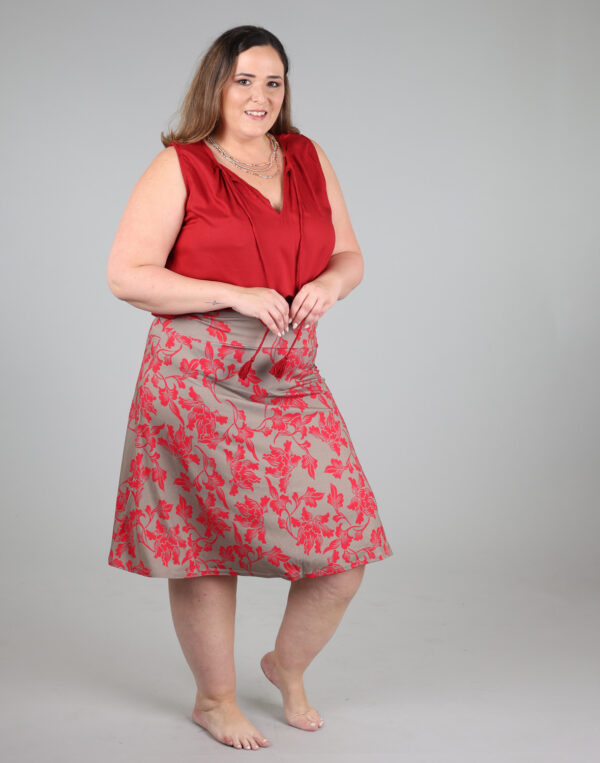 חצאית ברך מודפסת