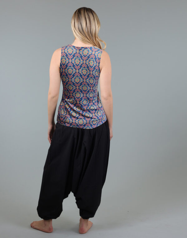 גופייה צמודה