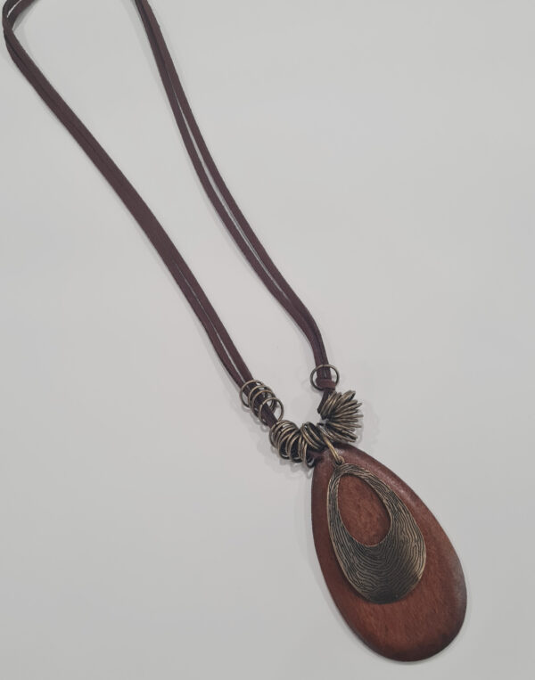 שרשרת טיפת עץ