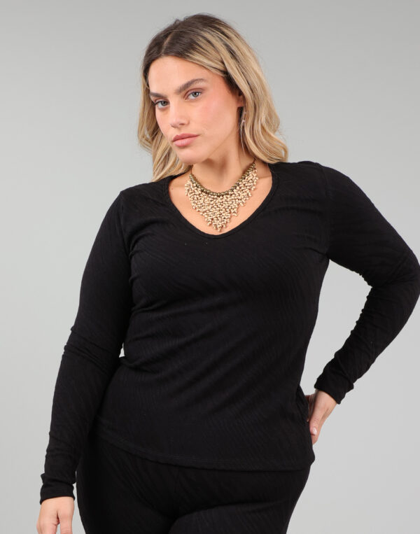 חולצה צמודה