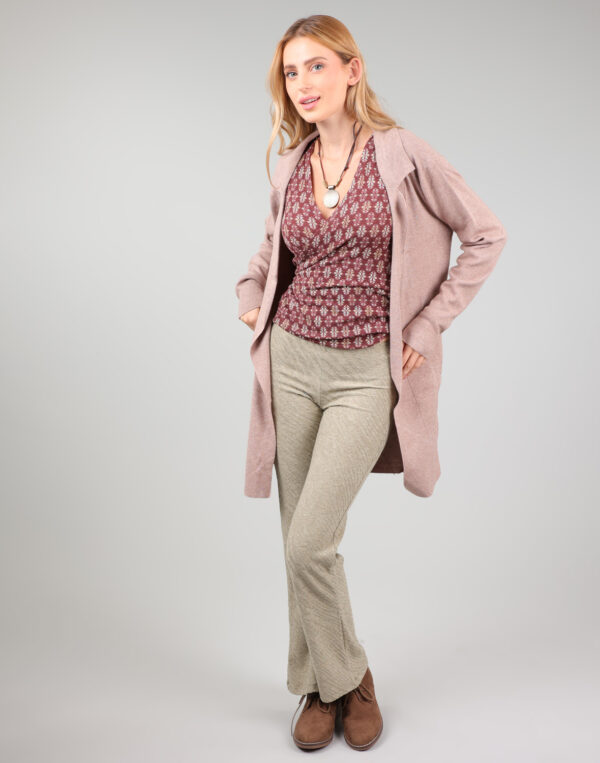 מכנסיים מתרחבים