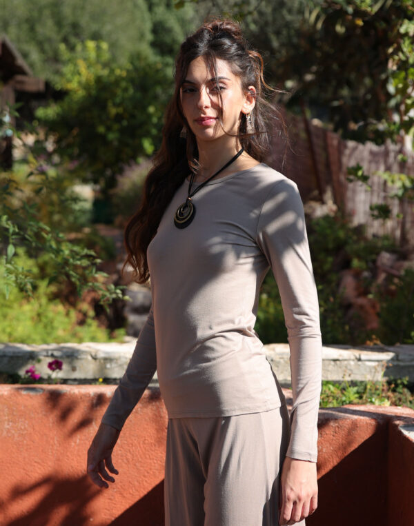 חולצת שרוולים ארוכים