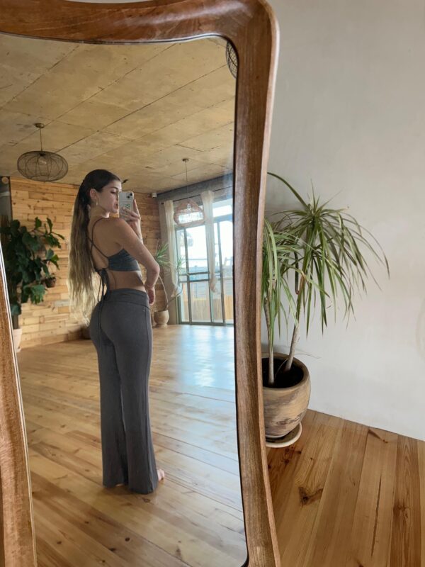 מכנסיים מתרחבים