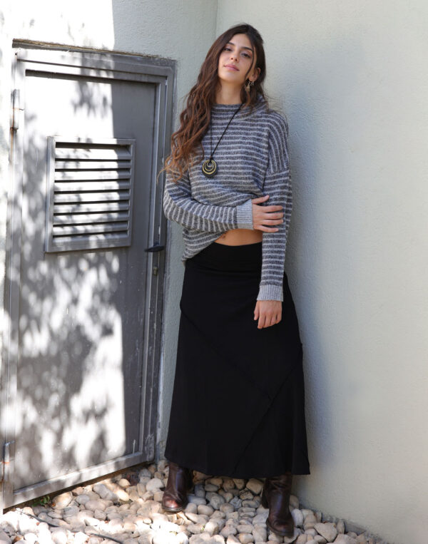 חצאית חתכים